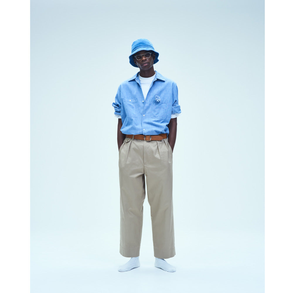 Unlikely Open Collar Work Chambray with Flower