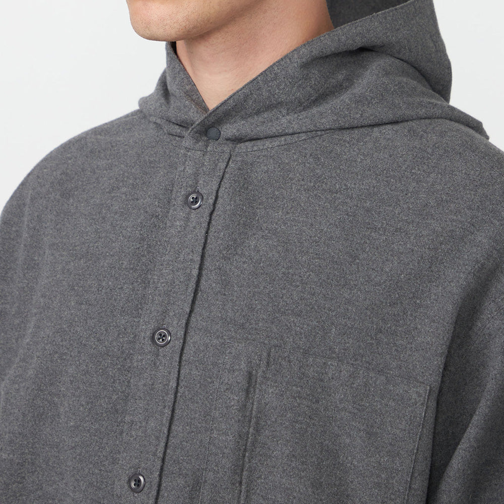 Flannel Mountain Hooded Shirt 9/10 (mae likely refers to a brand or model name)