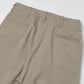 KHAKI チノパンツ