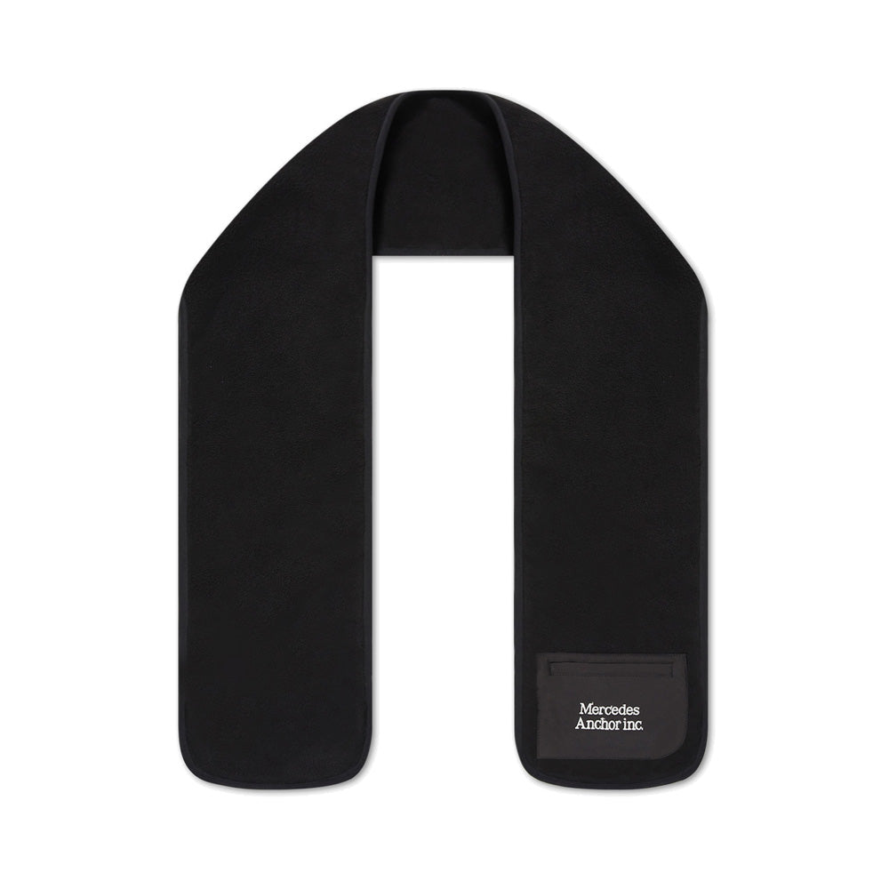 FLEECE SCARF WITH POCKET