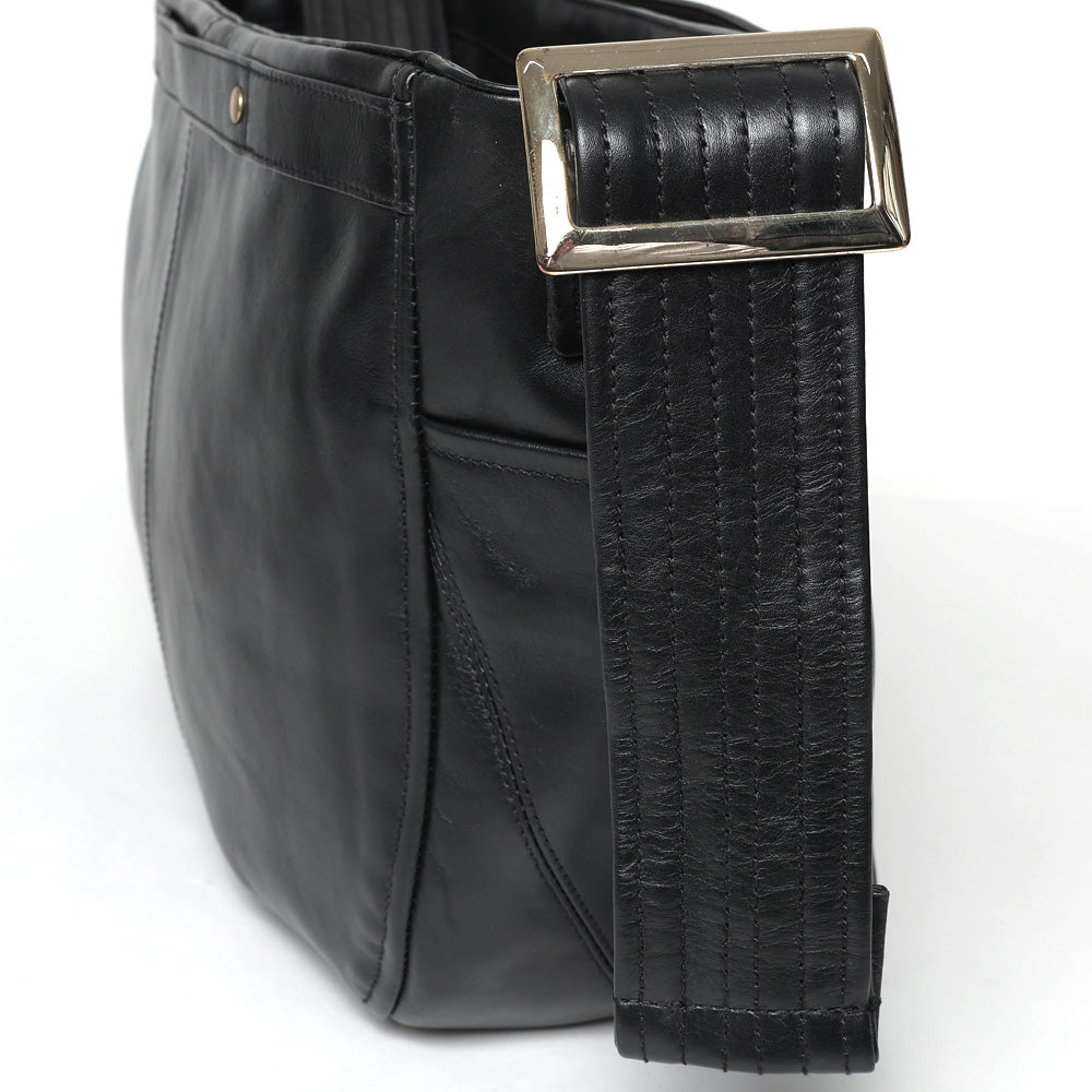 CCU NEWS PAPER BAG シーシーユー レザーショルダーバッグ 人気 《CCU