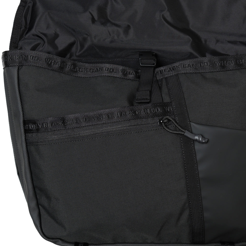 WM×BR NEOCHROME MESSENGER