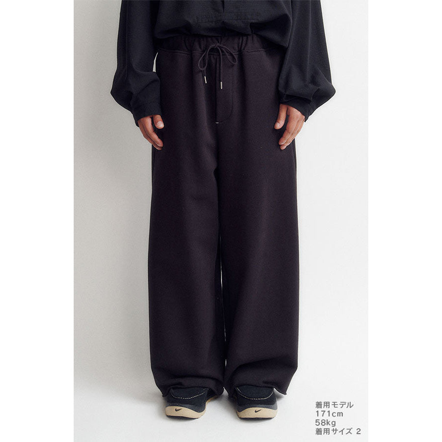 Wide sweat pants