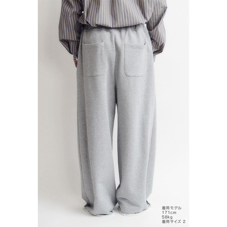 Wide sweat pants