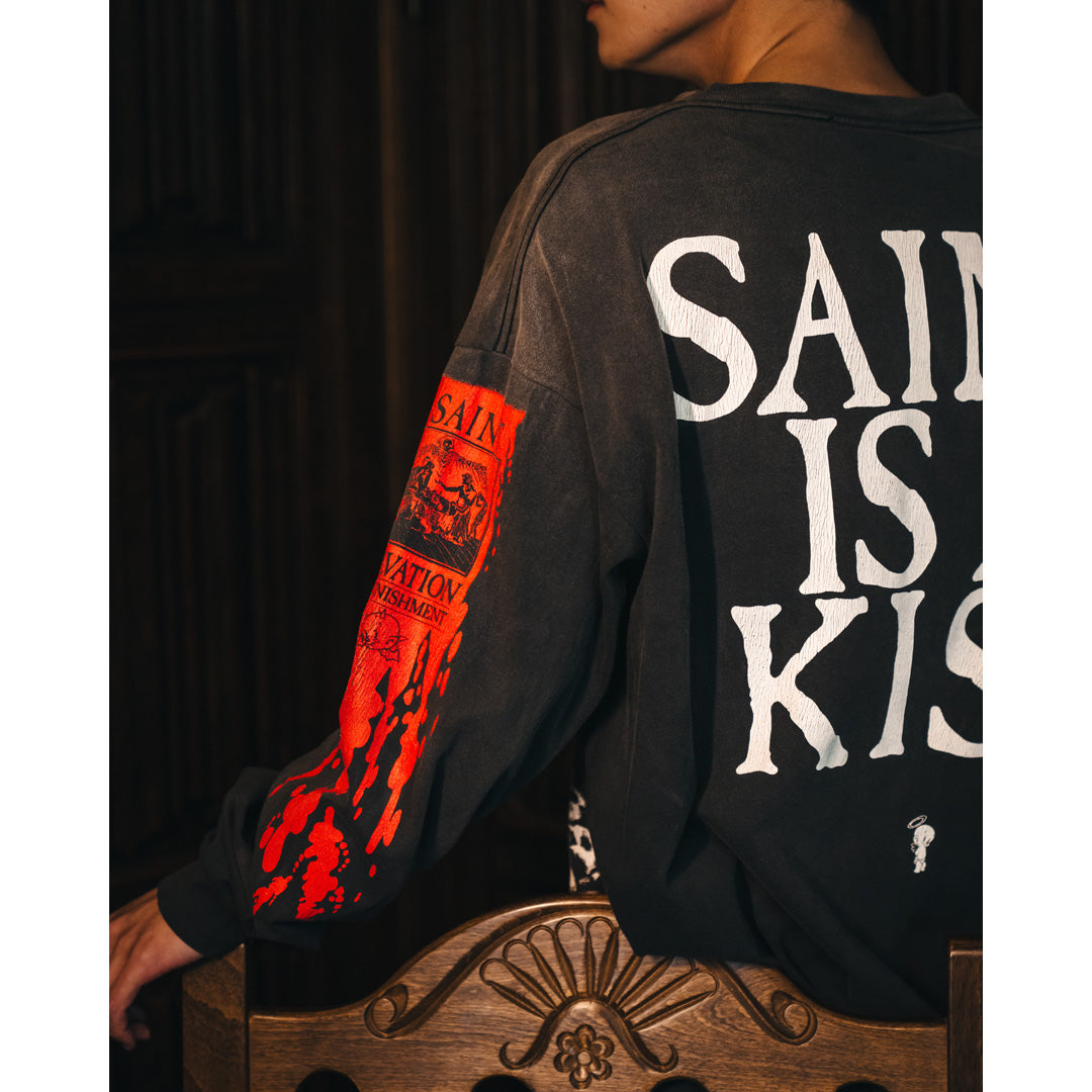 LS TEE SAINT IS A KISS