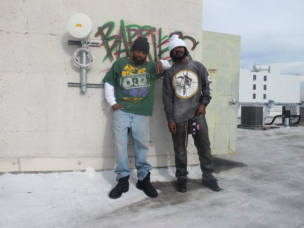 SW SS TEE / SAINT CLAN