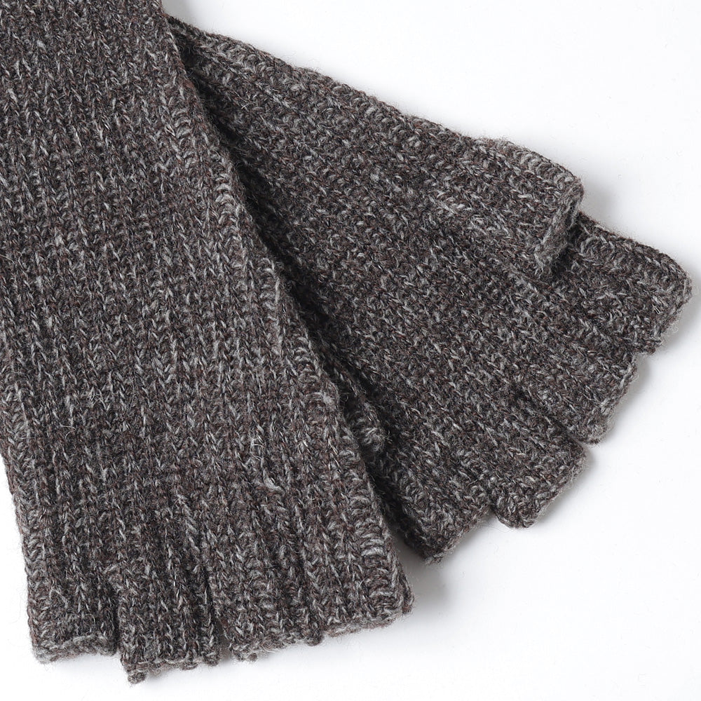 BLENDED KEMPI SWEATER GLOVE 10/26 (mae)
