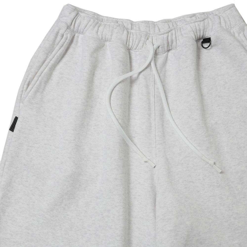 PURE WIDE SWEAT SHORTS