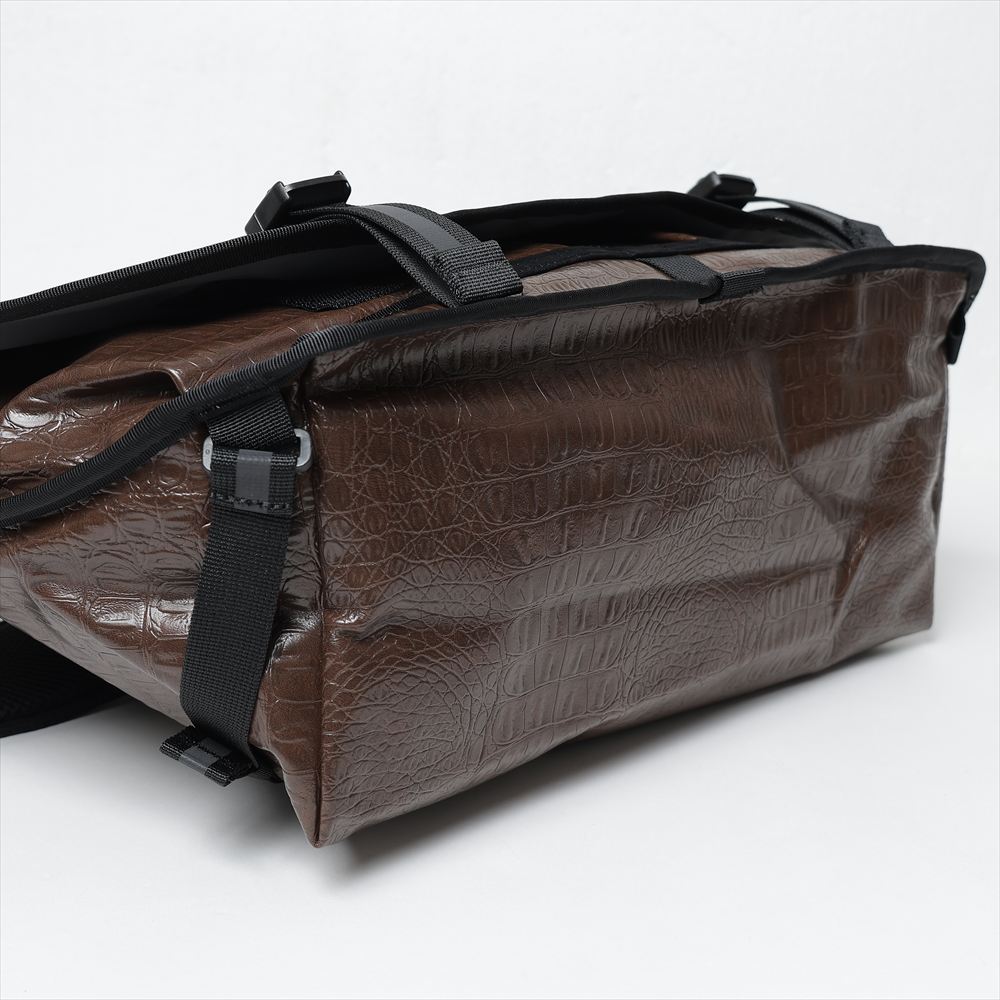 ENGINEERED GARMENTS x CHROME CTZ 24L EG Edition