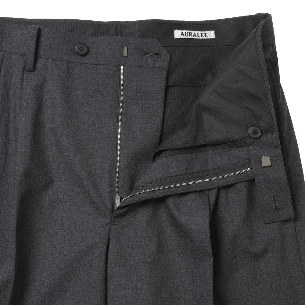 AURALEE) ULTRA FINE TROPICAL WOOL TWO-TUCK SLACKS (A26SP02MT