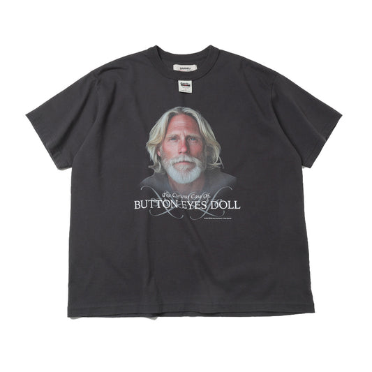 BUTTON EYE DOLL H-S Tag Tee