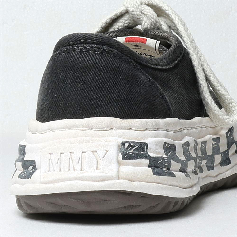 (BAKER26) Graffiti Sole Canvas Low-top Sneaker BLACK