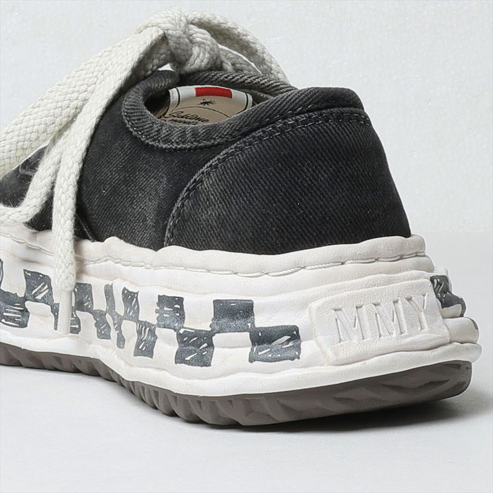 (BAKER26) Graffiti Sole Canvas Low-top Sneaker BLACK