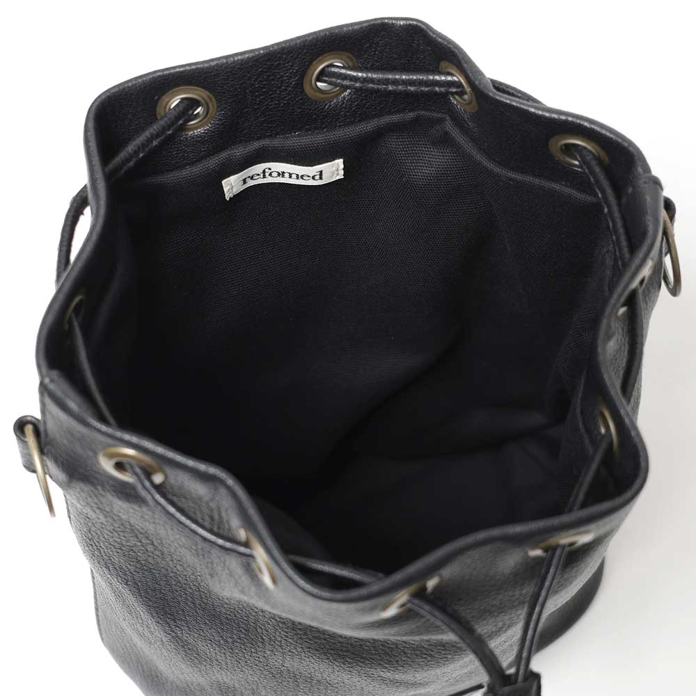 CCU LEATHER KINCHAKU BAG