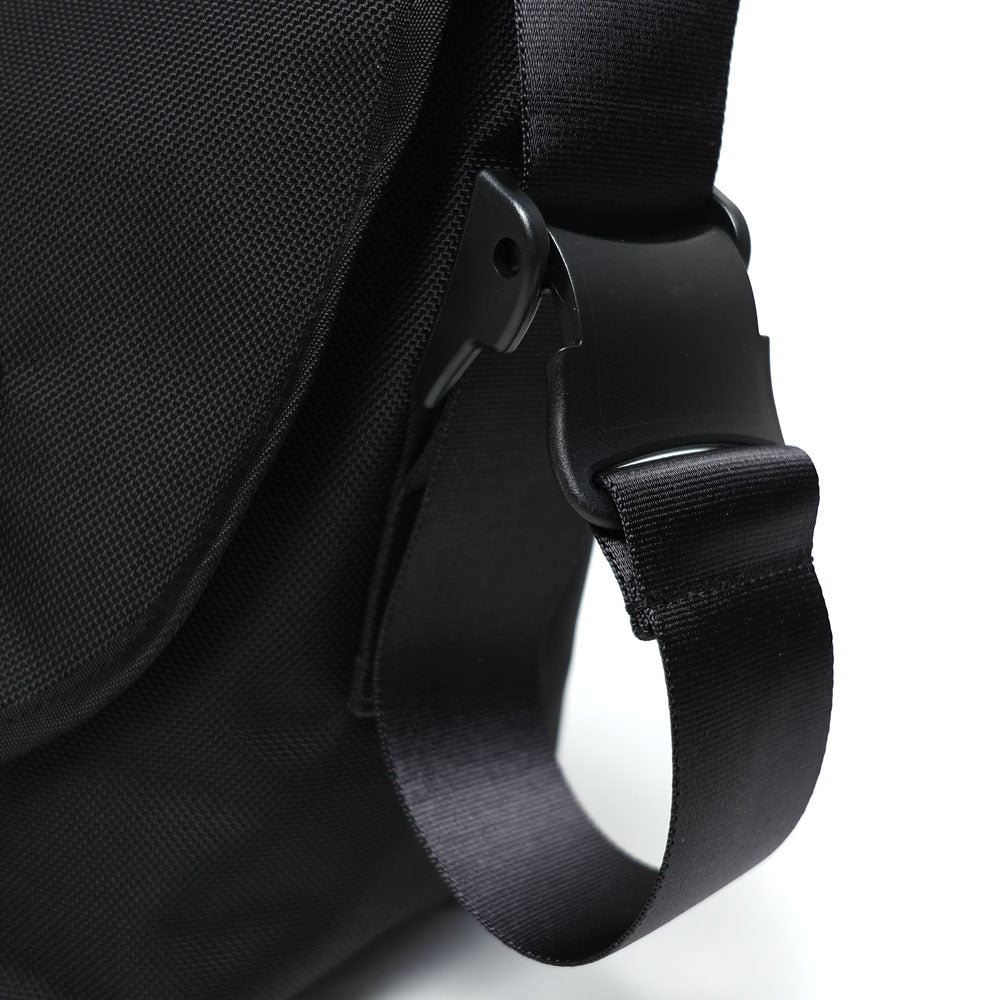UNIVERSAL PRODUCTS (ユニバーサルプロダクツ) NEW MESSENGER BAG 261