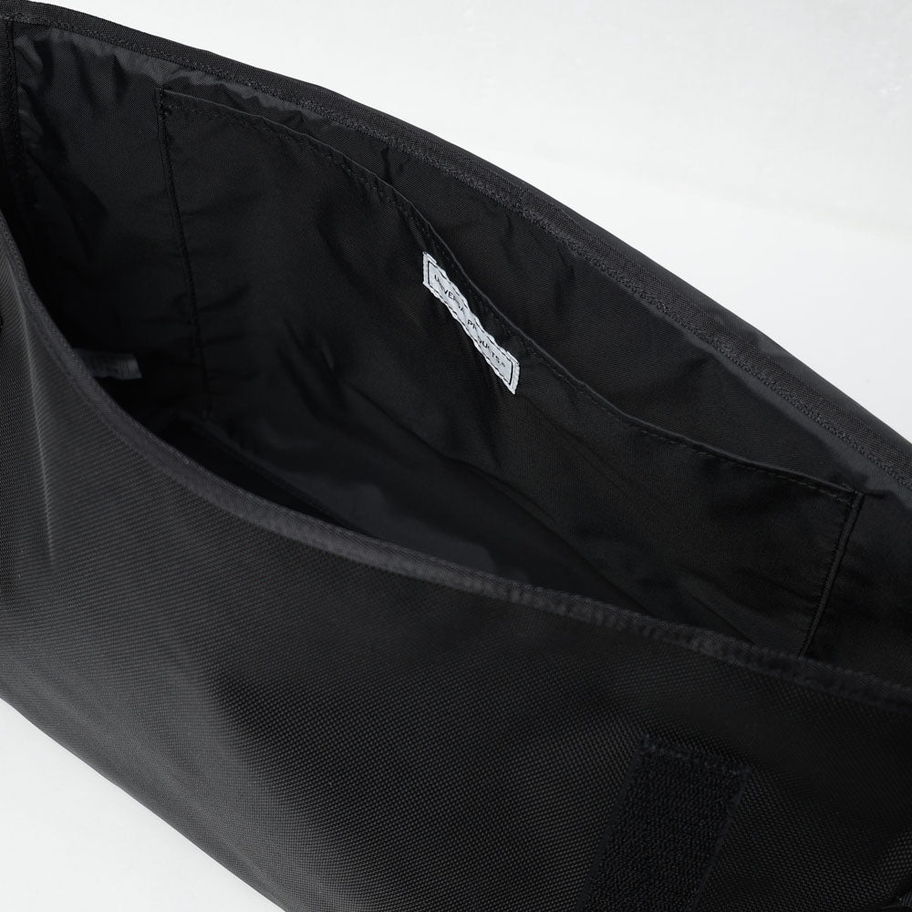 UNIVERSAL PRODUCTS (ユニバーサルプロダクツ) NEW MESSENGER BAG 261