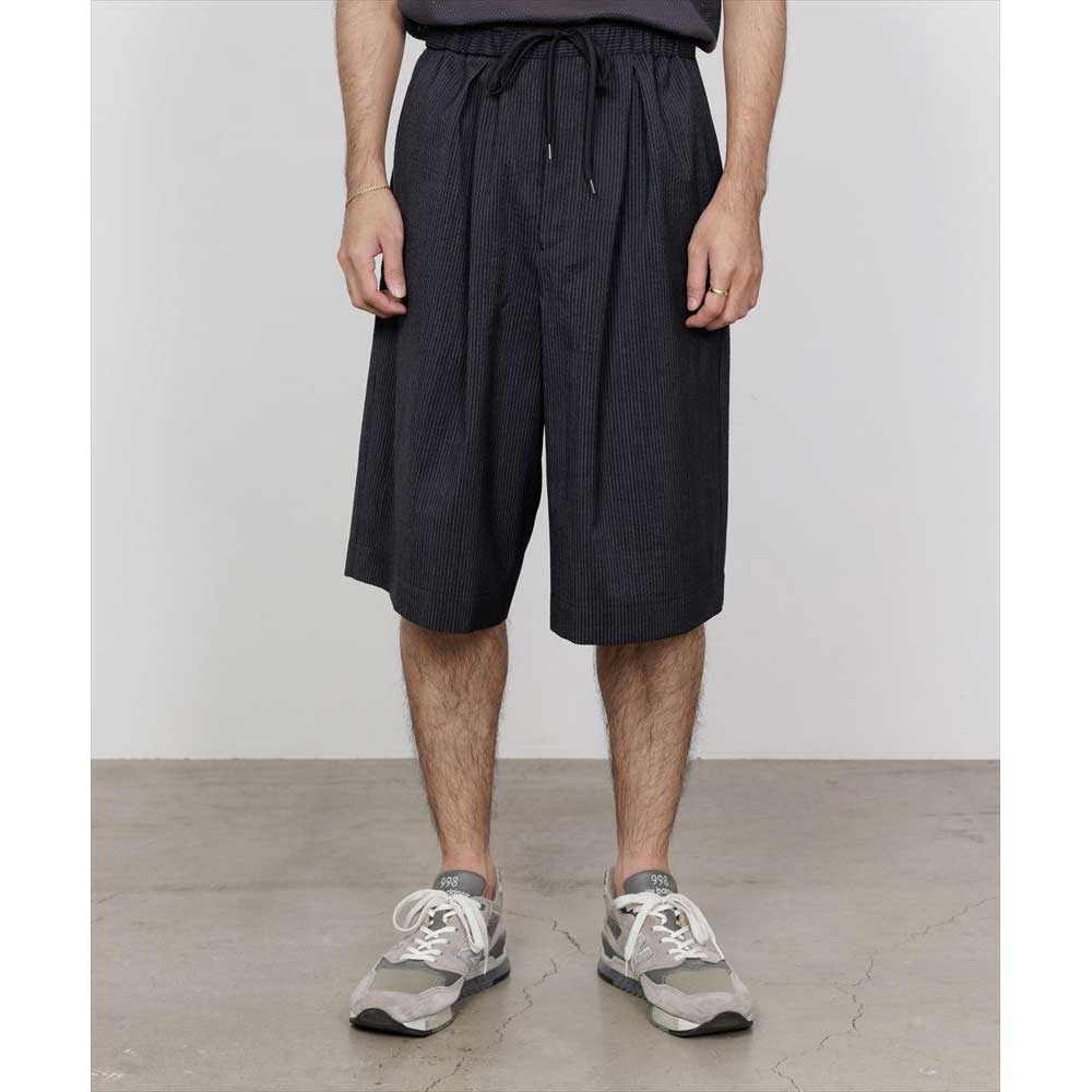 DOUBLE TUCK SHORTS WOOL SEERSUCKER