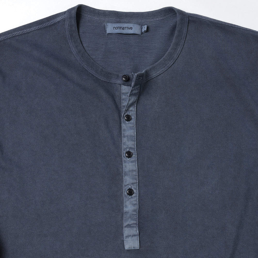 DWELLER S/S HENRY NECK TEE COTTON JERSEY PIGMENT DYE