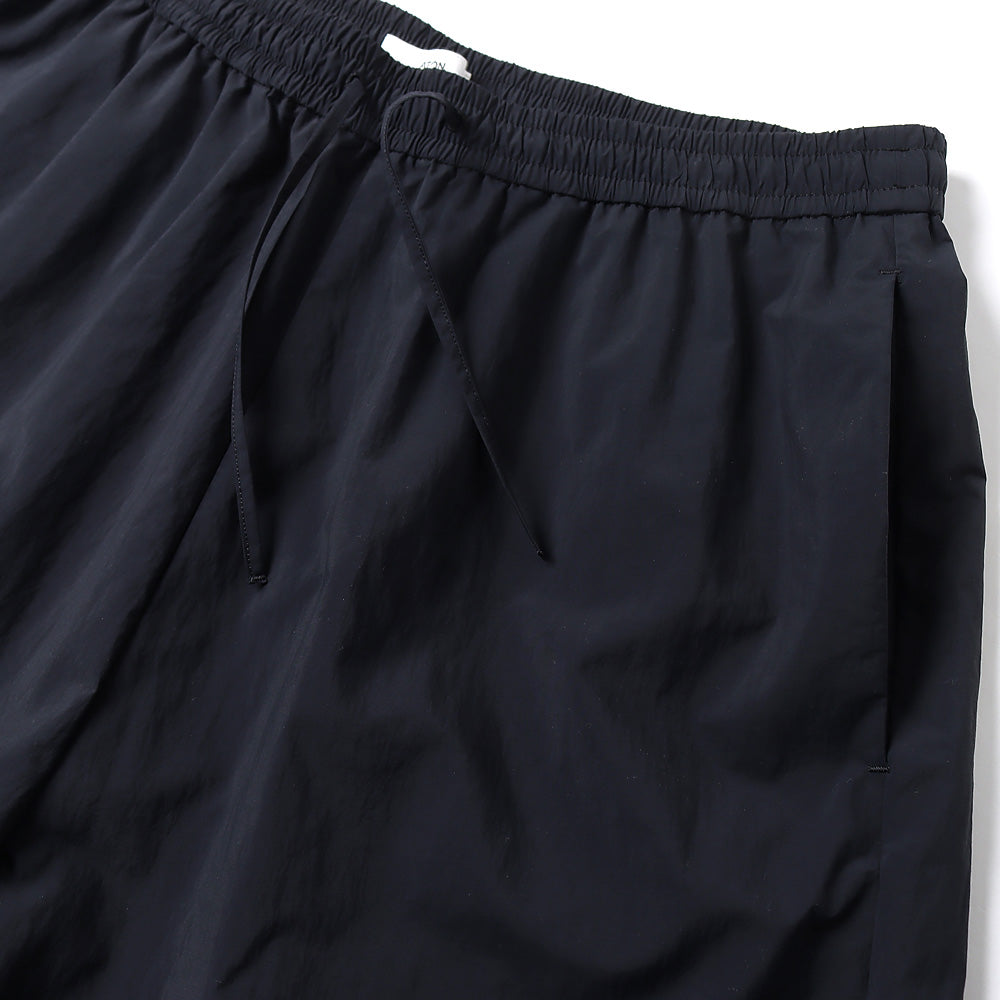 TRAVEL NYLON WIDE EASY SHORTS