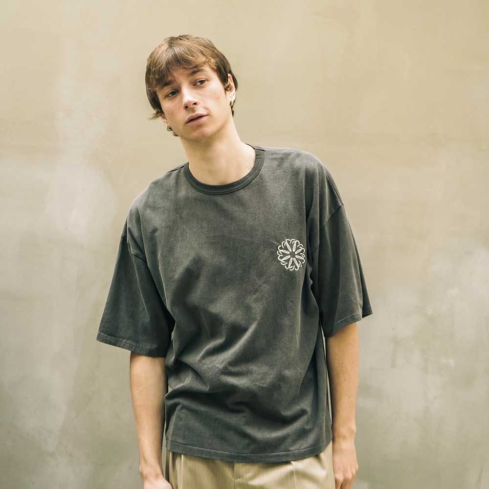 REGULAR FIT TEE flower