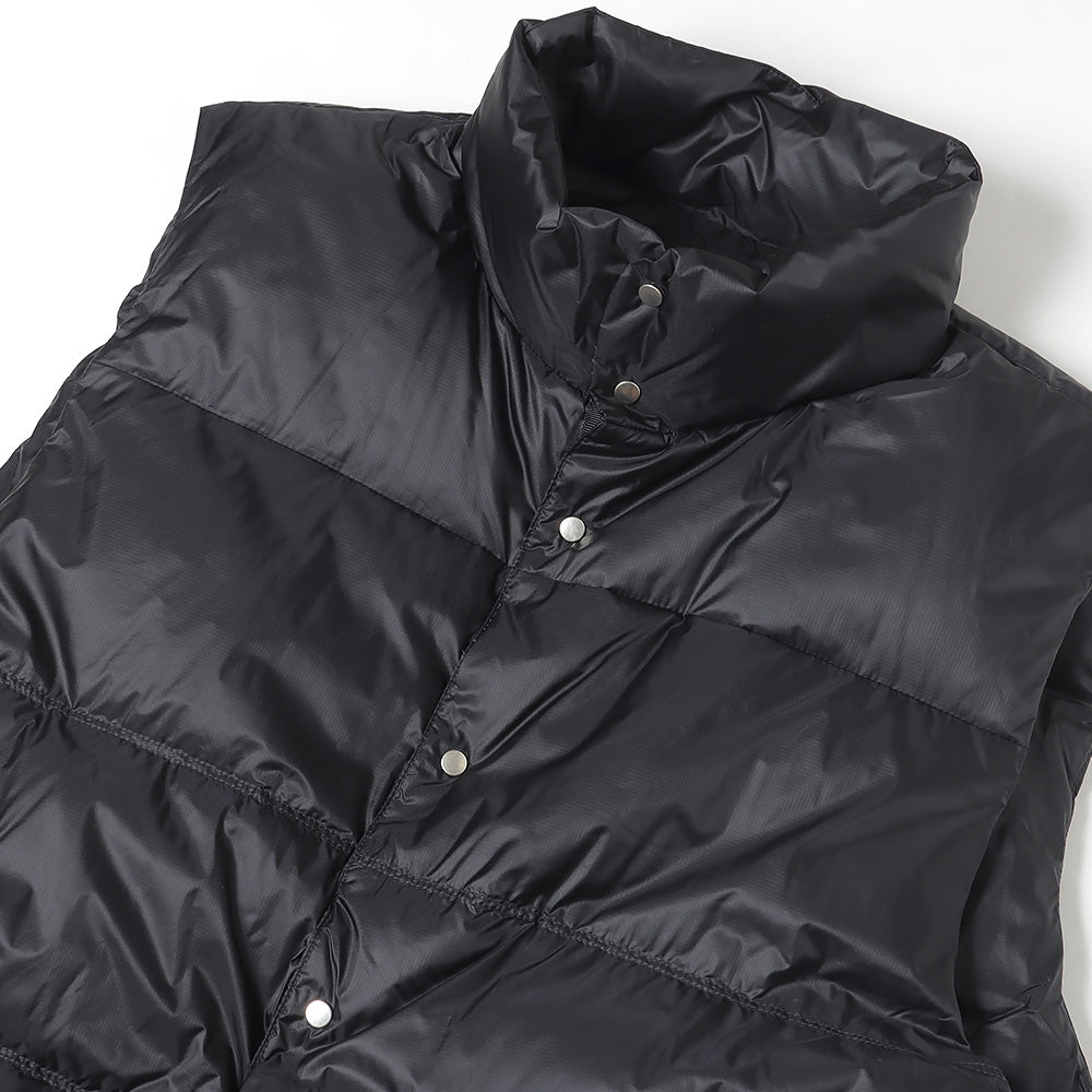 REVERSIBLE PACKABLE DOWN VEST