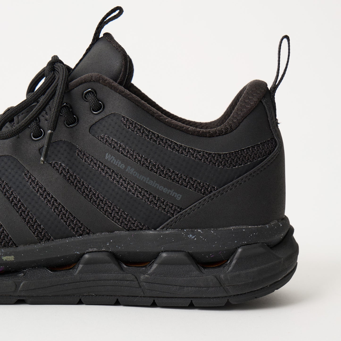 MOISTHROUGH360 WATERPROOF SNEAKER