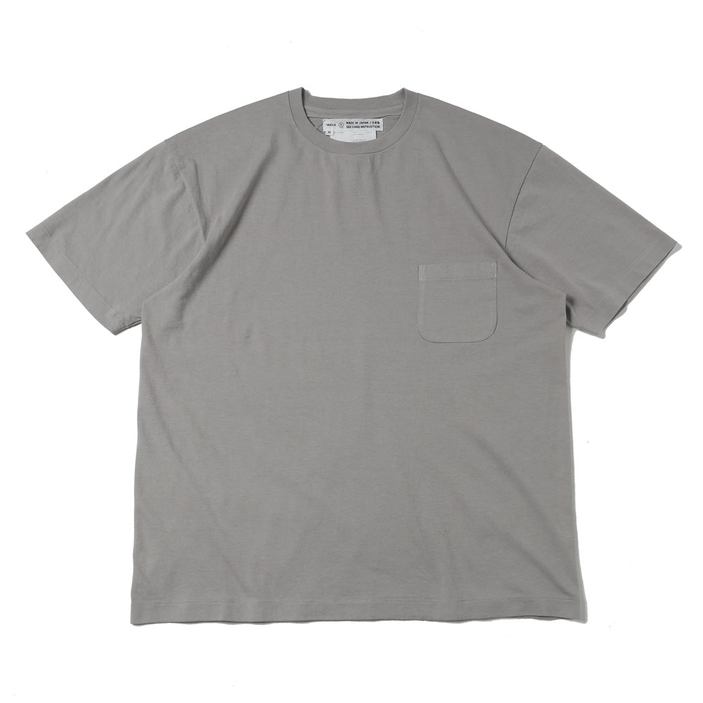 Tightly woven T-shirt with pocket