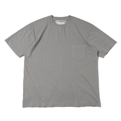 Tightly woven T-shirt with pocket