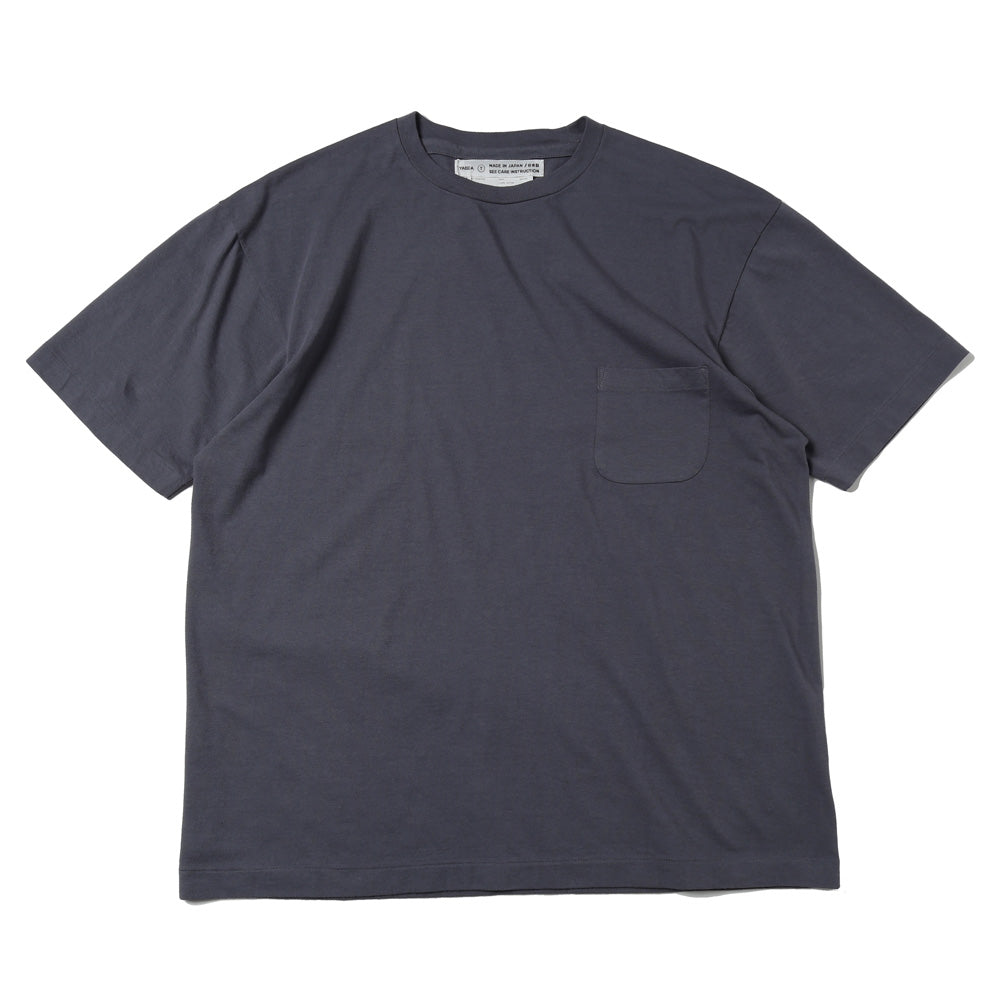 Tightly woven T-shirt with pocket