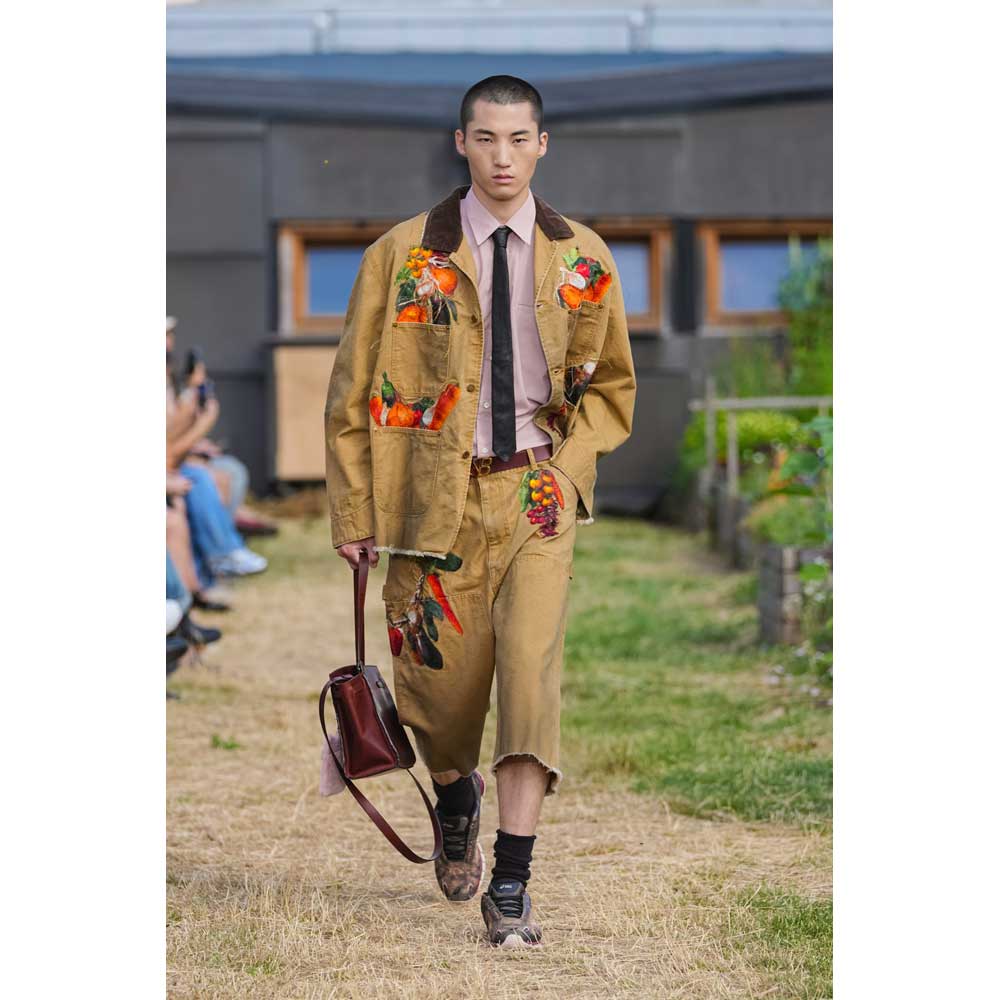 VEGETABLE EMBROIDERY CUT-OFF PANTS