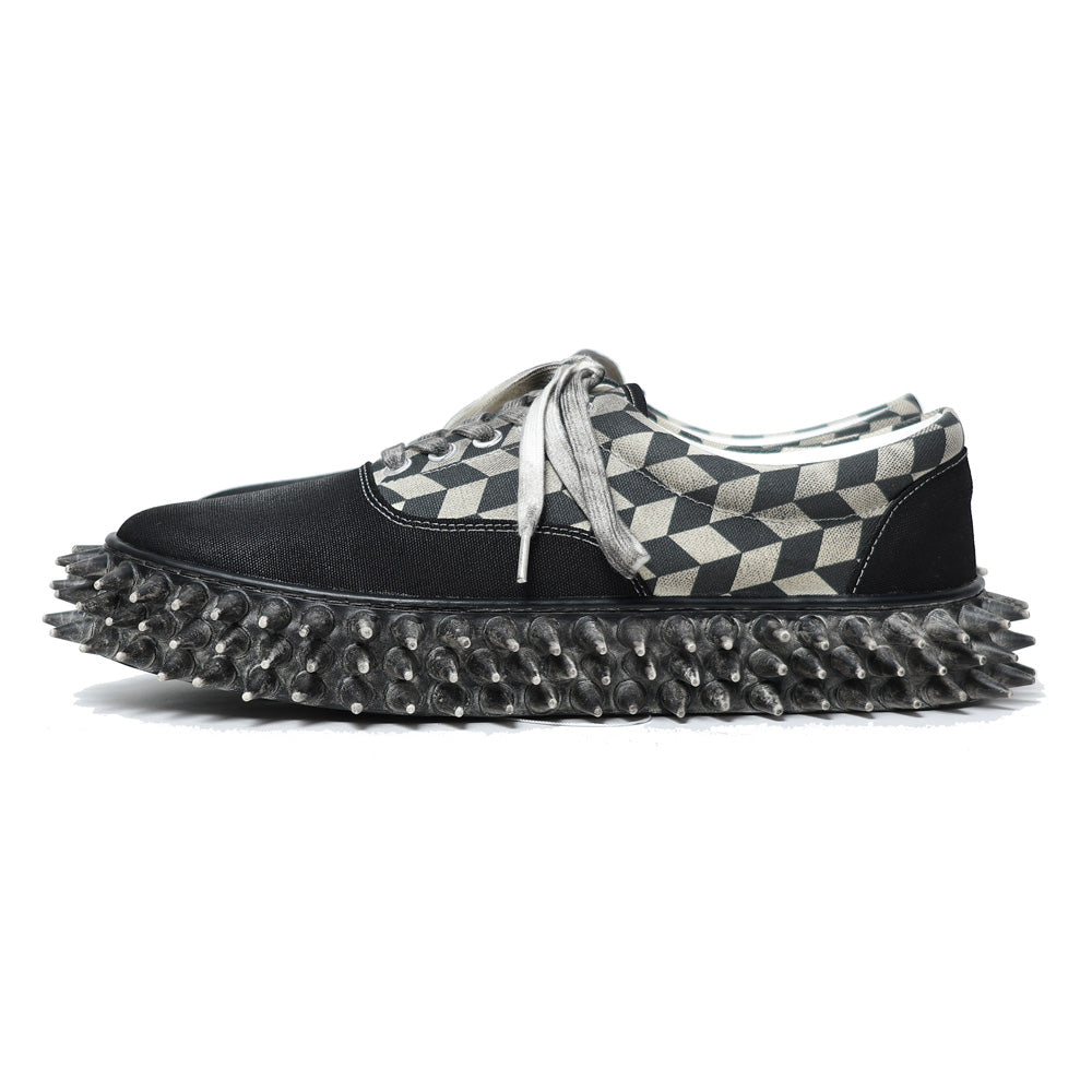 DIRTY SPIKE CANVAS SNEAKER