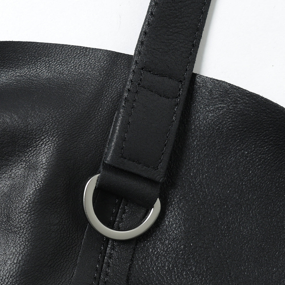 SQUARE SHOULDER