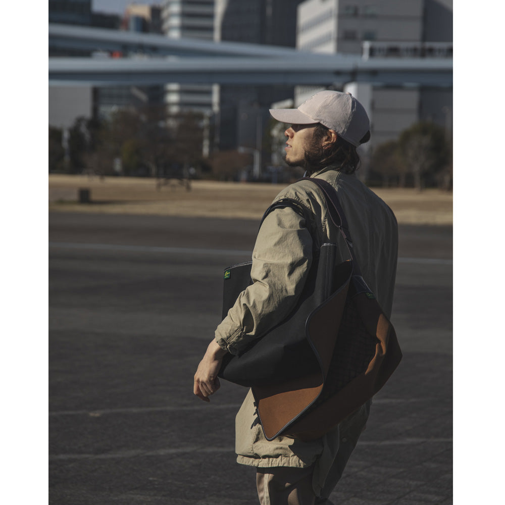 Brady × nonnative KINGSWOOD
