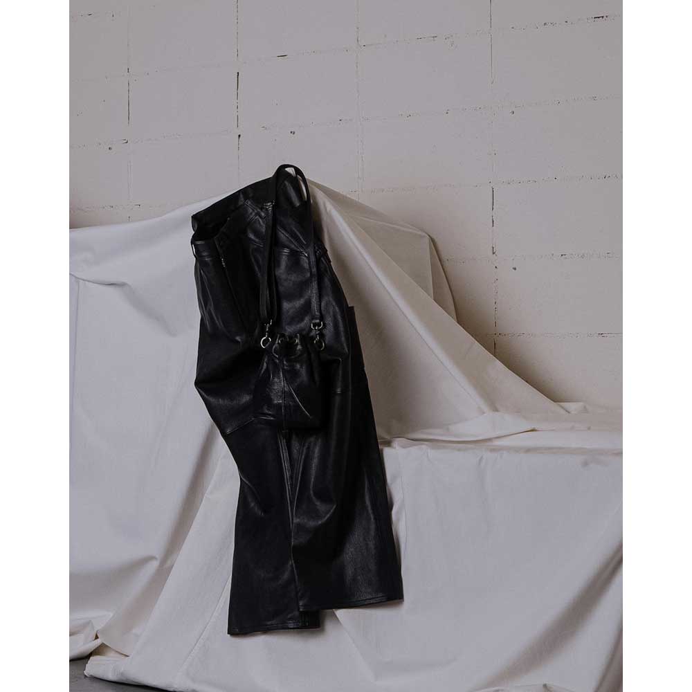 CCU LEATHER KINCHAKU BAG