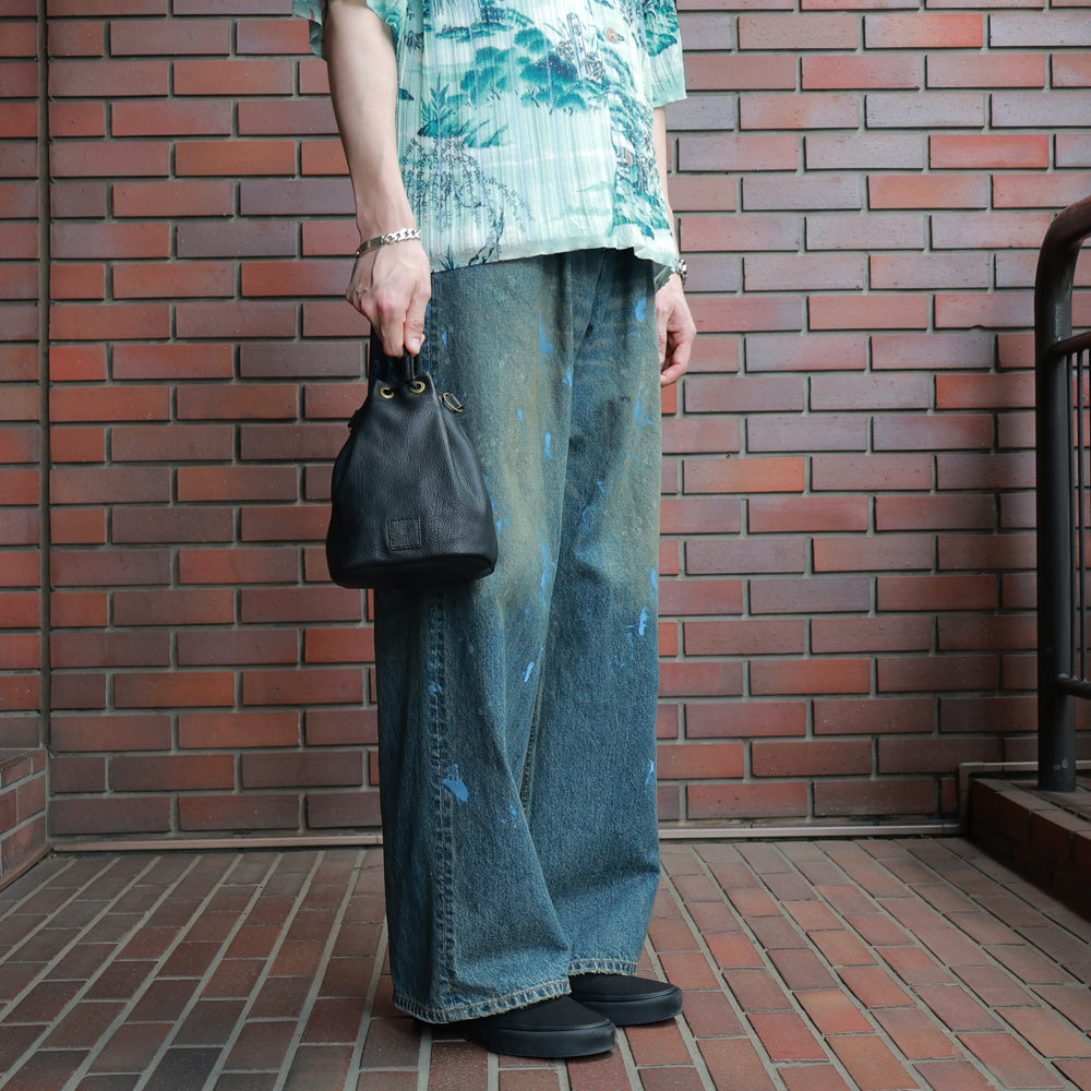 CCU LEATHER KINCHAKU BAG