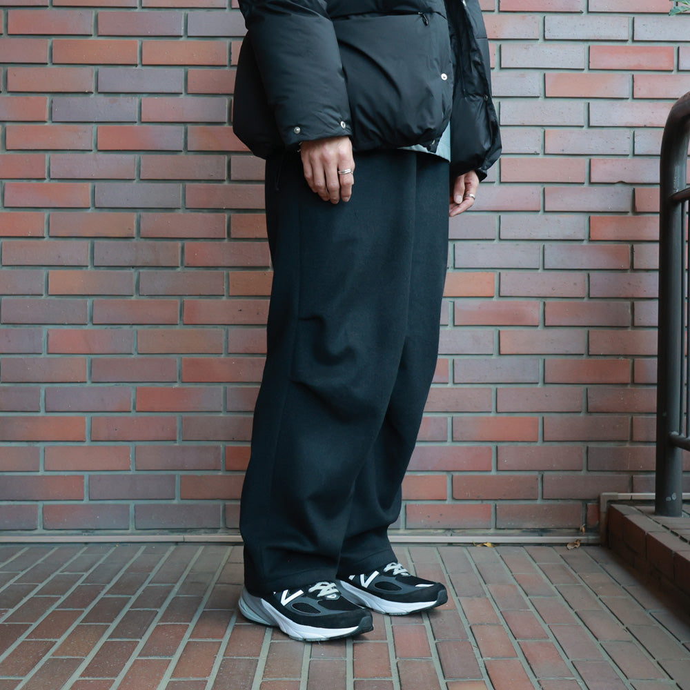marka(マーカ) - KNEE TUCK PANTS WOOL SILK BEAVER (M25D-09PT01C