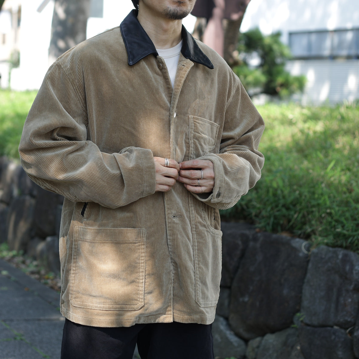 Connected Pockets Cordroy Jacket
