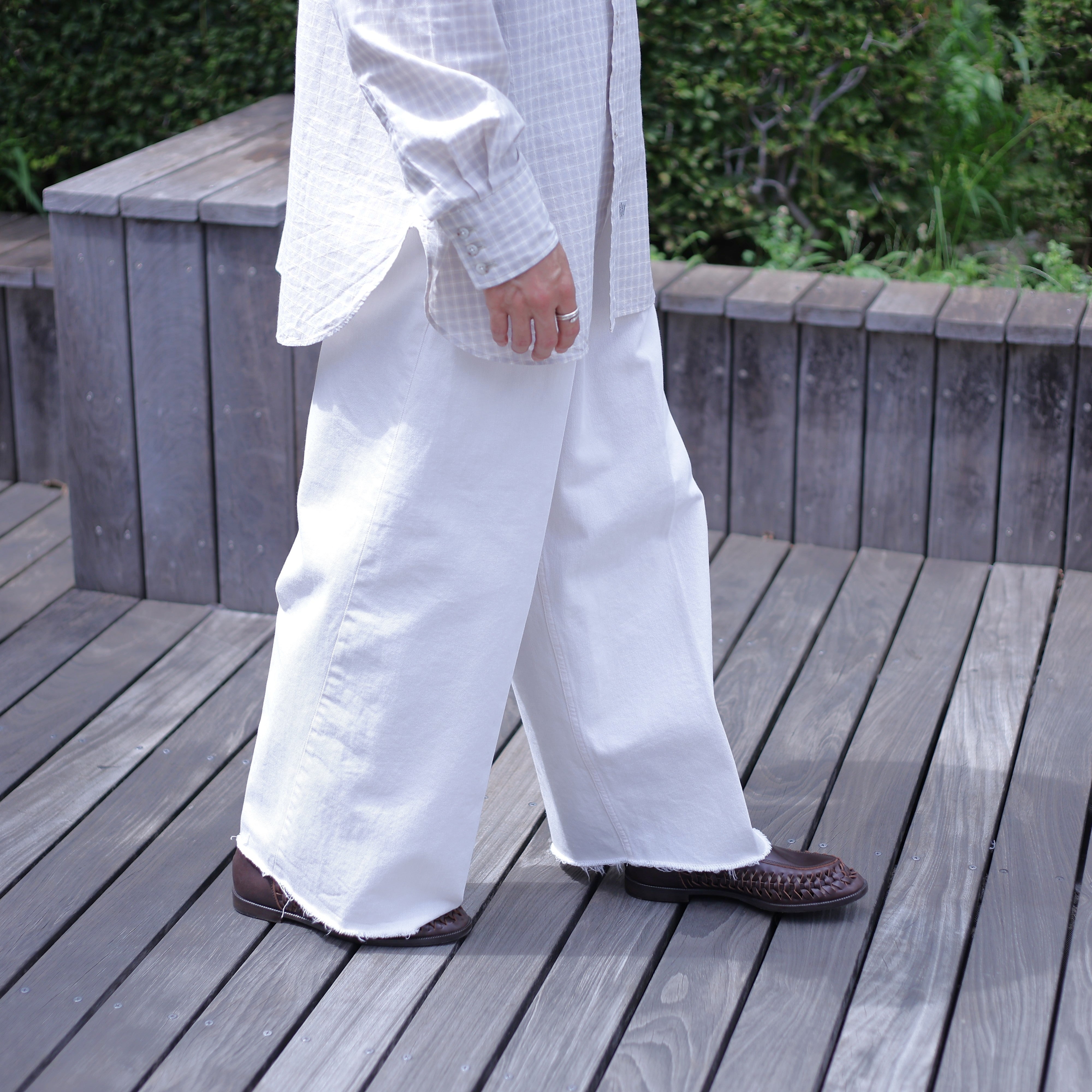 saby(サバイ)TUCK-BAGGY TYPE 3 - Surface dyeing Denim - (26A-031808