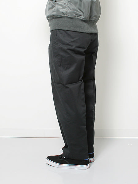 FRONT PLEATS CLASSIC FIT ORGANIC COTTON GABERDINE