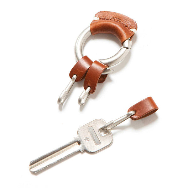 ROUND CARABINER KEY RING OILED COW LEATHER